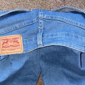 Levi's Classic Blue Jeans with Leather Patch